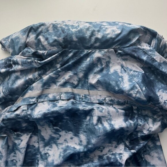 Lululemon Miss Misty Rain Jacket II Sea Side Silver Fox Alberta Lake Size 2 - Picture 6 of 8